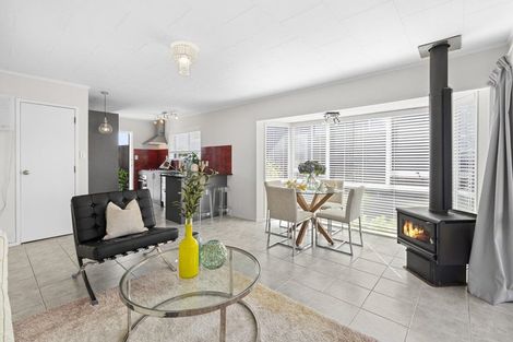 Photo of property in 1/83 Centreway Road, Orewa, 0931