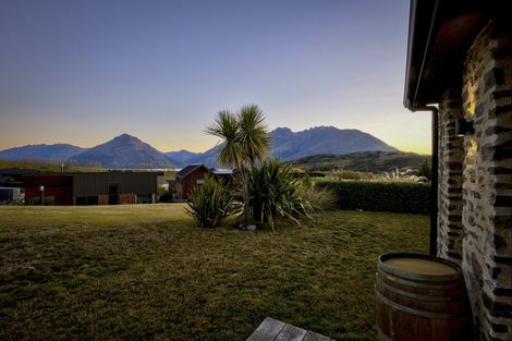Photo of property in 10 Arran Lane, Jacks Point, Queenstown, 9371