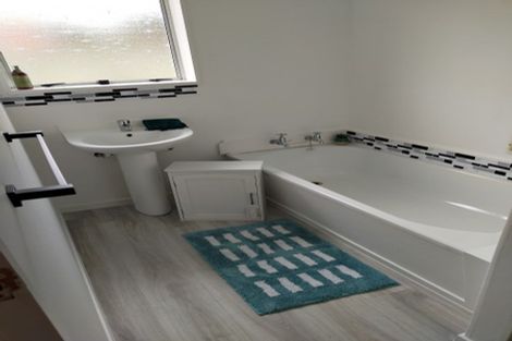 Photo of property in 2/7 Cederholm Grove, Brown Owl, Upper Hutt, 5018