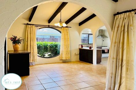 Photo of property in 11 Walter Strevens Drive, Conifer Grove, Takanini, 2112