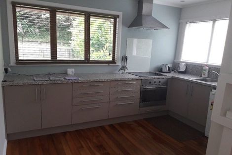 Photo of property in 15a Governor Road, Northland, Wellington, 6012