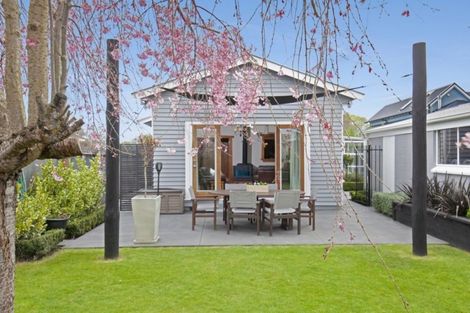 Photo of property in 32 Windermere Road, Papanui, Christchurch, 8053