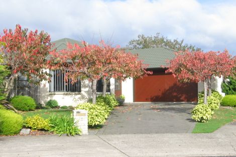 Photo of property in 16 Runanga Grove, Waikanae, 5036