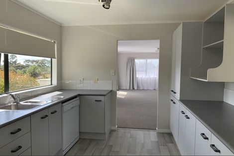 Photo of property in 10 Meynell Court, Glen Eden, Auckland, 0602