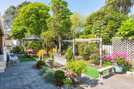 Photo of property in 31 Walton Avenue, Waikanae, 5036