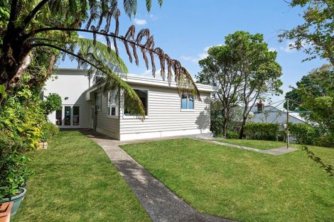 Photo of property in 9 Homebush Road, Khandallah, Wellington, 6035