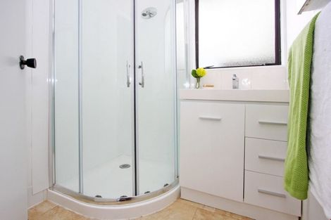 Photo of property in 2/32 Kennington Drive, Clendon Park, Auckland, 2103