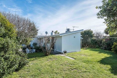 Photo of property in 3 Tainui Street, Raumati Beach, Paraparaumu, 5032