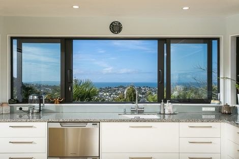 Photo of property in 128 Arran Road, Browns Bay, Auckland, 0630
