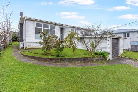 Photo of property in 17 Trinidad Road, Sunnynook, Auckland, 0620