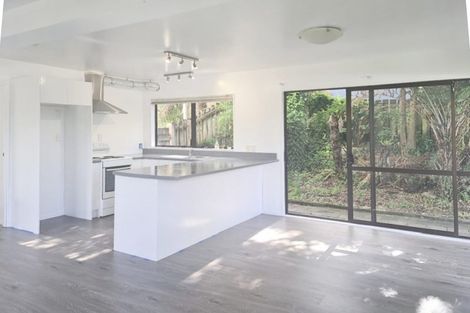 Photo of property in 19 Peterhouse Place, West Harbour, Auckland, 0618