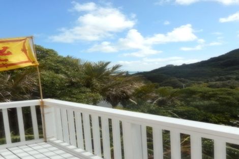 Photo of property in 123 Garden Road, Piha, New Lynn, 0772