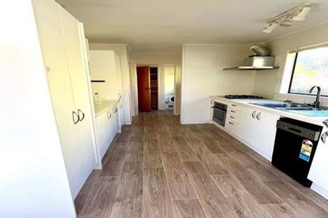 Photo of property in 6 Ruth Grove, Karori, Wellington, 6012