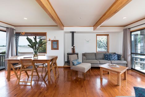 Photo of property in 33 St Annes Crescent, Wattle Downs, Auckland, 2103