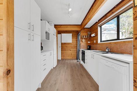 Photo of property in 69 Spence Road, Henderson, Auckland, 0612