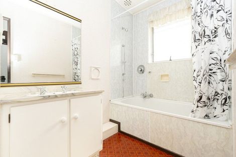 Photo of property in 15b Sandalwood Drive, Dinsdale, Hamilton, 3204