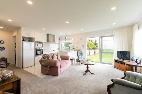 Photo of property in 25 Pioneer Rise, Silverdale, 0932