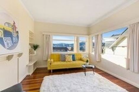Photo of property in 2/2 Hawker Street, Mount Victoria, Wellington, 6011