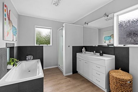 Photo of property in 19 Atherfold Crescent, Greenmeadows, Napier, 4112