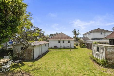 Photo of property in 325 Lake Road, Hauraki, Auckland, 0622