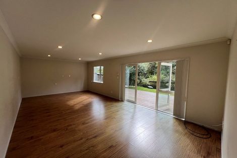 Photo of property in 32 Bur Oak Terrace, Schnapper Rock, Auckland, 0632