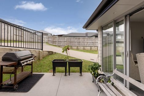 Photo of property in 14 Anglers Way, Omokoroa, 3114