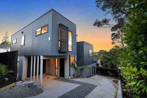 Photo of property in 41d Sunnynook Road, Forrest Hill, Auckland, 0620