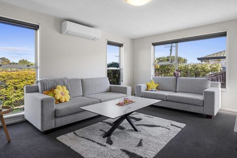 Photo of property in 1/125 Prestons Road, Redwood, Christchurch, 8051