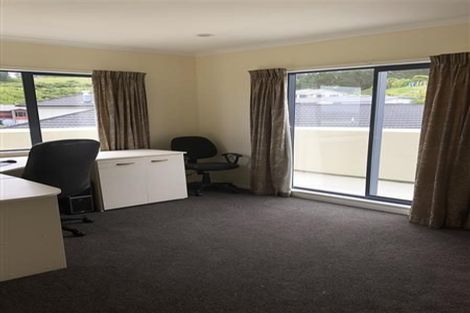 Photo of property in 39 Arahiwi Grove, Tirohanga, Lower Hutt, 5010
