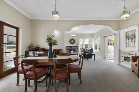 Photo of property in 5 Aokautere Drive, Fitzherbert, Palmerston North, 4410