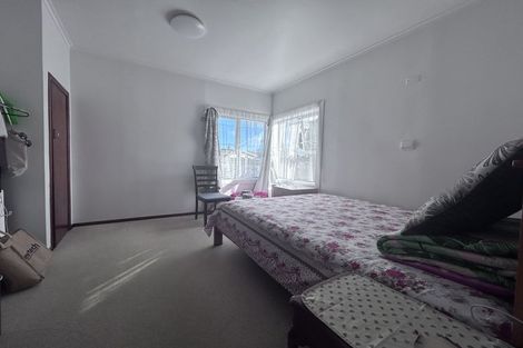 Photo of property in 52 Old Lake Road, Narrow Neck, Auckland, 0624