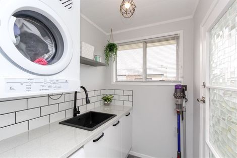 Photo of property in 3 Erica Place, Bell Block, New Plymouth, 4312