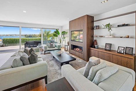 Photo of property in 306 Hurstmere Road, Takapuna, Auckland, 0622