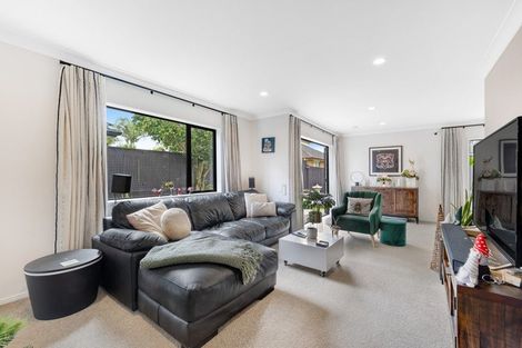 Photo of property in 5 Carousel Crescent, East Tamaki Heights, Auckland, 2016