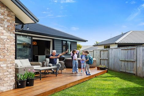 Photo of property in 7 Cotula Way, Papamoa Beach, Papamoa, 3118