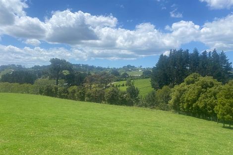 Photo of property in 14 Mcgiven Place, Coatesville, 0793