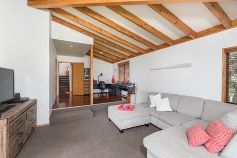 Photo of property in 33 St Annes Crescent, Wattle Downs, Auckland, 2103