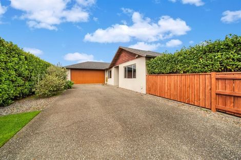 Photo of property in 8 Dolphin Parade, Bell Block, New Plymouth, 4312