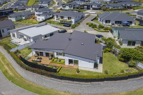 Photo of property in 19 Maka Terrace, Orewa, 0931