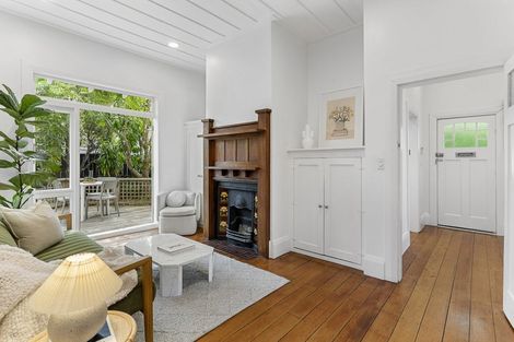 Photo of property in 29 Stafford Road, Northcote Point, Auckland, 0627