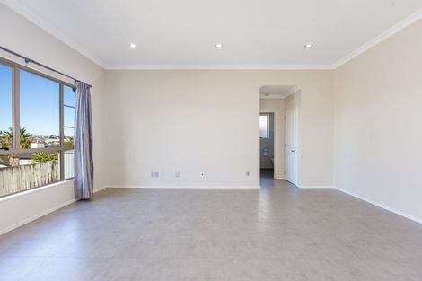 Photo of property in 11 Tekapo Rise, Fairview Heights, Auckland, 0632