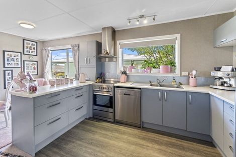 Photo of property in 42 Fergusson Street, Stoke, Nelson, 7011