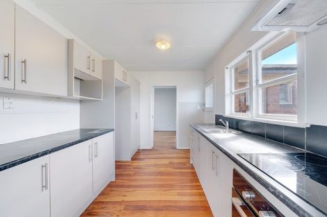 Photo of property in 2 Belgrave Place, Papakura, 2110