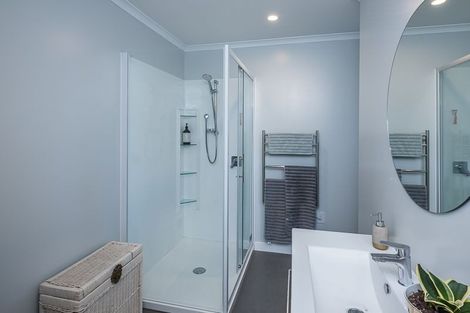 Photo of property in 2 Konini Grove, Raumati Beach, Paraparaumu, 5032