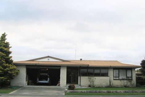 Photo of property in 122 Tait Drive, Greenmeadows, Napier, 4112