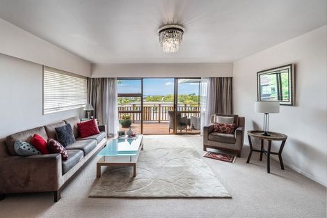 Photo of property in 2/7 Sandford Street, Campbells Bay, Auckland, 0630