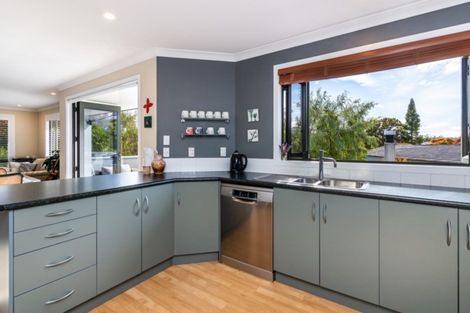 Photo of property in 2/17 Rainbow Drive, Rainbow Point, Taupo, 3330