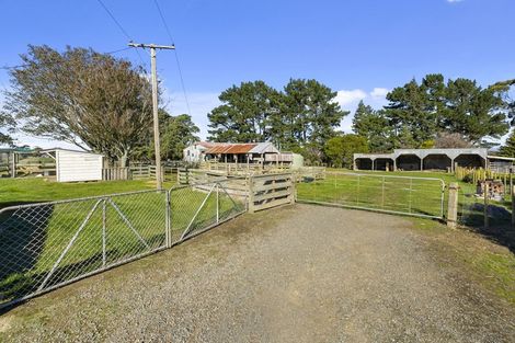 Photo of property in 22 Tiratu Road, Dannevirke, 4976