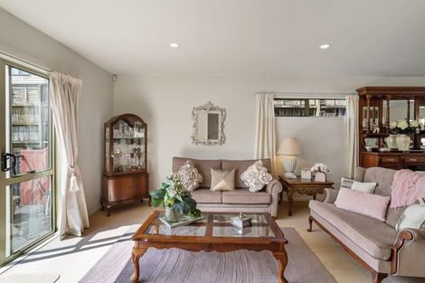 Photo of property in Lakeview Terrace, 1/14 Ambrico Place, New Lynn, Auckland, 0600