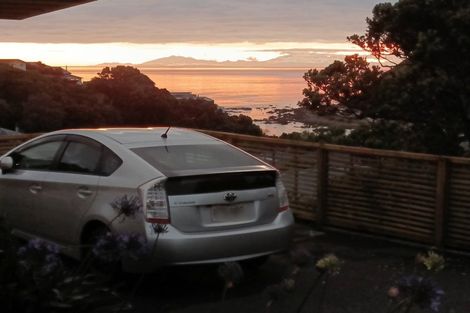 Photo of property in 16 Frobisher Street, Island Bay, Wellington, 6023